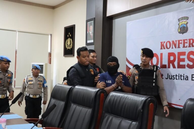 Usai Serang Petugas Pria Bersenjata di Kendal di Bekuk Polisi