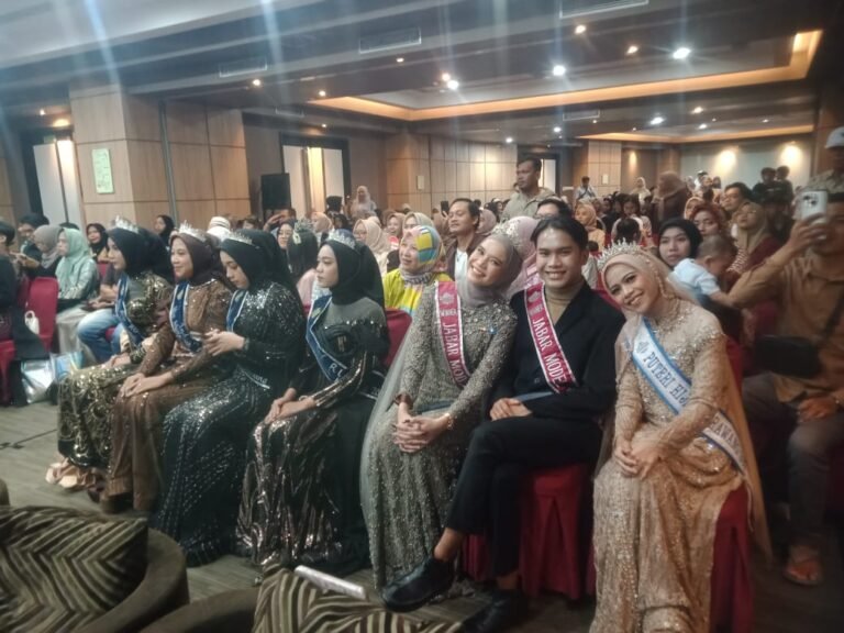 Ajang Miss Muslimah Karawang 2025 Soroti Nilai Islam dan Budaya Lokal, Erick: Wanita Muslimah Harus Berakhlakul Karimah
