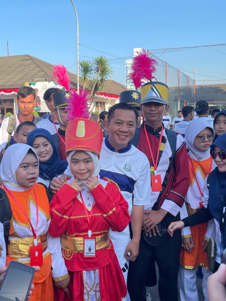 Difabel Karawang Tampil Percaya Diri di Acara Jalan Sehat Kejari