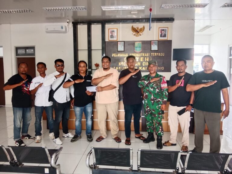 Karang Taruna RESCUE Cibuaya Gaungkan Kepedulian Lingkungan Lewat Aksi Bersih-Bersih