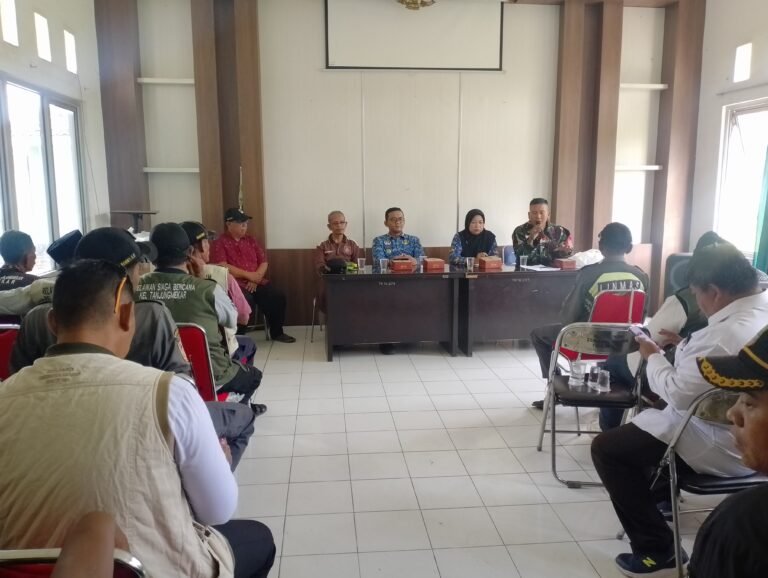 Tanjung Mekar Gelar Minggon: Fokus pada Keamanan dan Layanan Publik