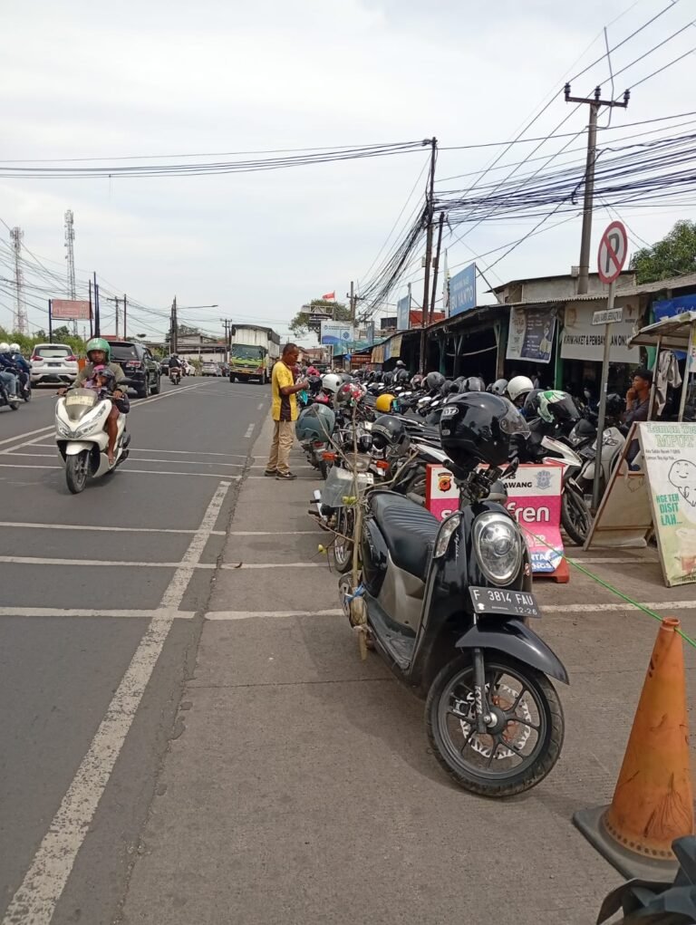 Dishub Bongkar Fakta Parkir Motor Liar Depan Polres Karawang: Tak Kantongi Izin Resmi