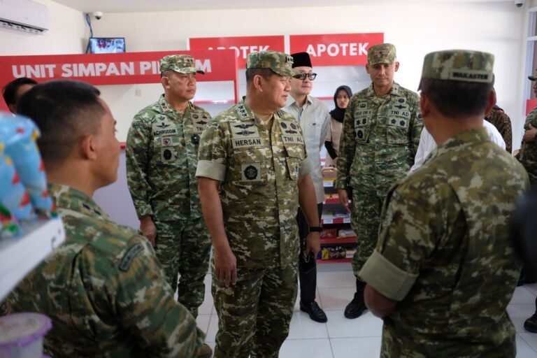 Irjen TNI Didampingi Pangdam IV/Diponegoro Tinjau KDKMP, Pastikan Jadi Penggerak Ekonomi Desa