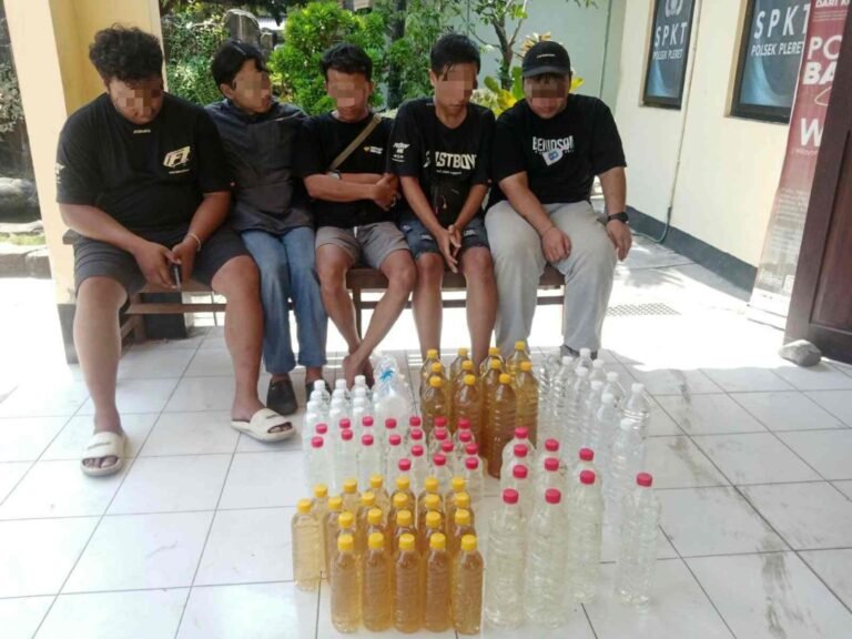 BANTUL GEMPAR! JUAL CIU DI PINGGIR JALAN, 5 ORANG DIAMANKAN POLSEK PLERET